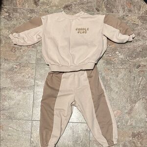 H&M Kids Beige and Tan Sweatpants Set
